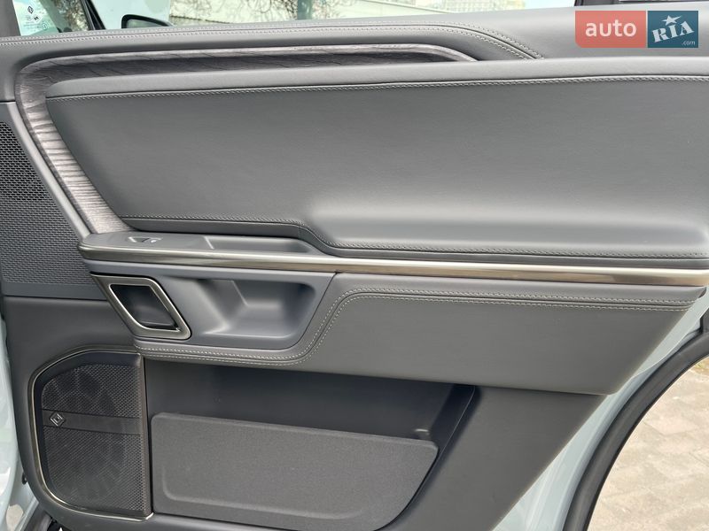 Позашляховик / Кросовер Rivian R1S 2023 в Києві