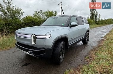Внедорожник / Кроссовер Rivian R1S 2025 в Луцке