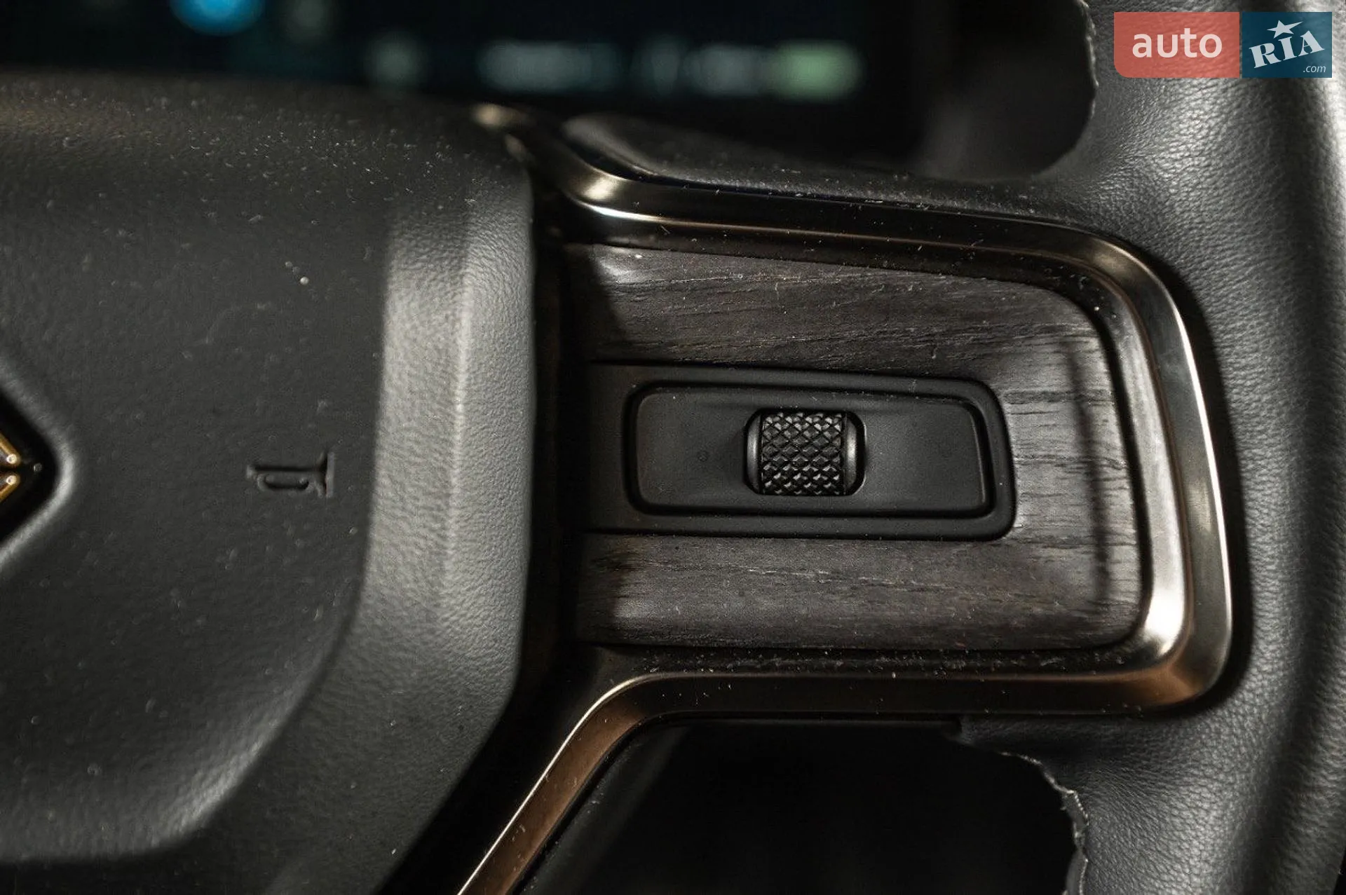 Rivian R1S 2023 VIN 7PDSGABA1RN031444 фото оголошення 30 з 63