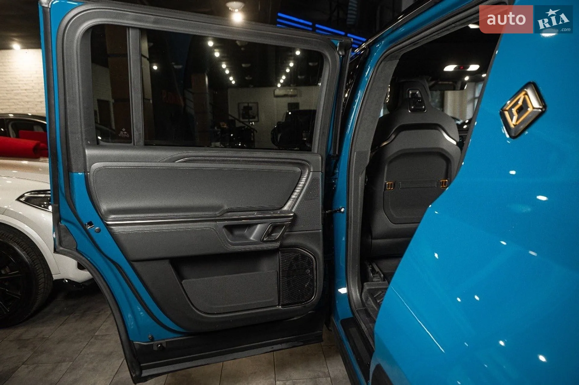 Rivian R1S 2023 VIN 7PDSGABA1RN031444 фото оголошення 52 з 63