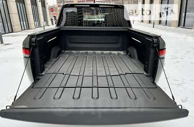 Пикап Rivian R1T 2023 в 