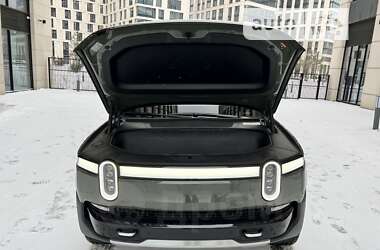 Пикап Rivian R1T 2023 в 