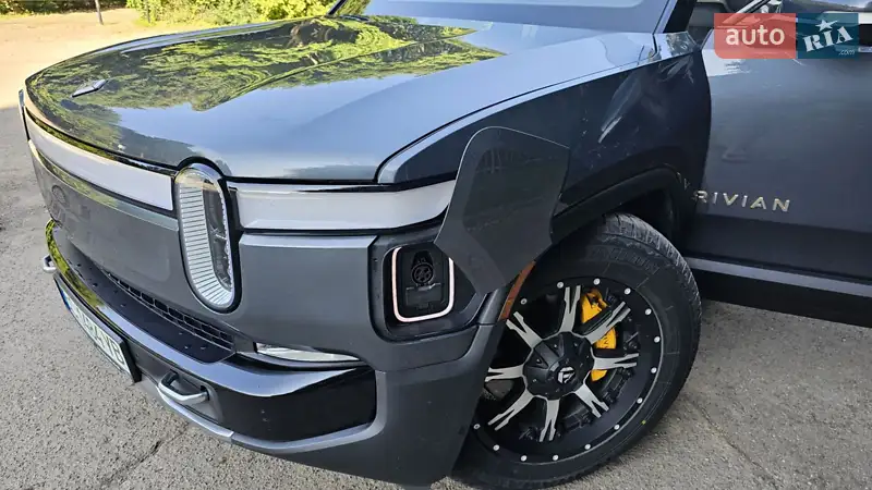 Rivian R1T 2021 VIN 7FCTGAAL3NN000909 фото оголошення 2 з 56