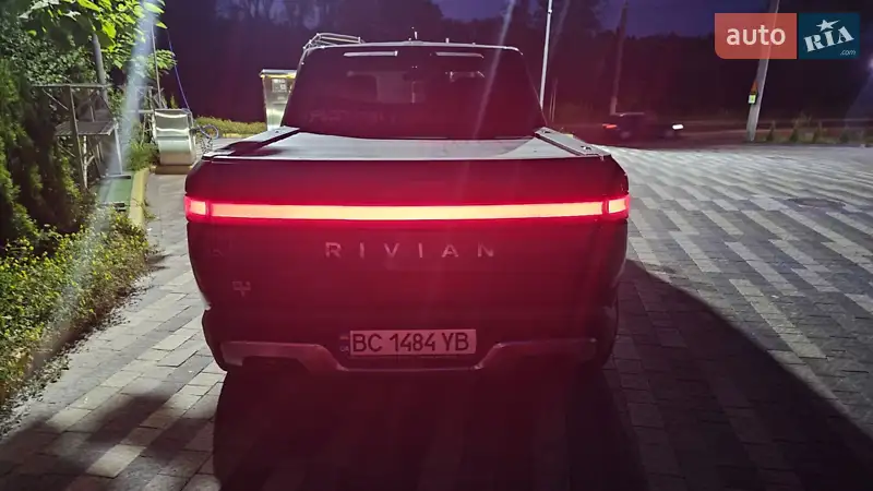 Rivian R1T 2021 VIN 7FCTGAAL3NN000909 фото оголошення 18 з 56