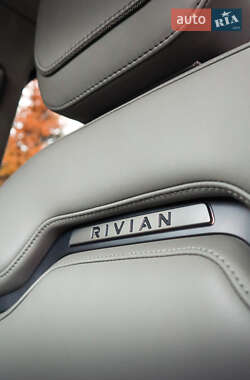 Пикап Rivian R1T 2023 в 