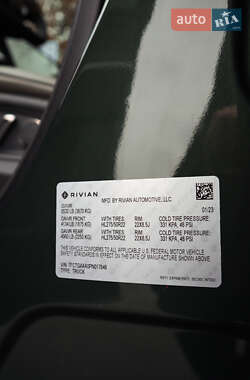 Пикап Rivian R1T 2023 в 
