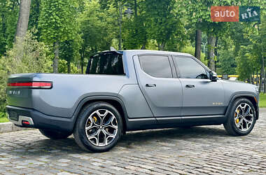 Позашляховик / Кросовер Rivian R1T 2022 в 