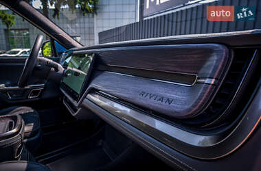 Позашляховик / Кросовер Rivian R1T 2022 в 
