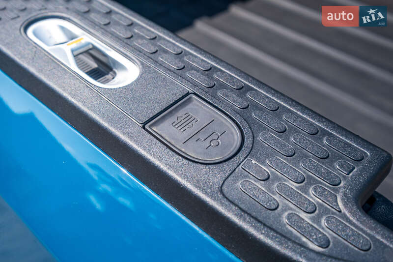 Внедорожник / Кроссовер Rivian R1T 2022 в Киеве