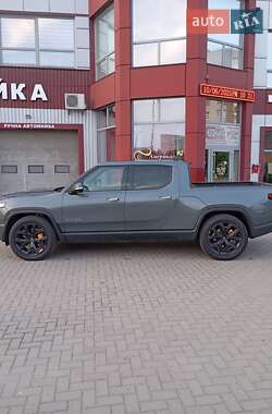 Пікап Rivian R1T 2022 в 