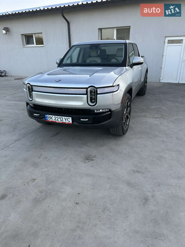 Пикап Rivian R1T 2023 в Ровно