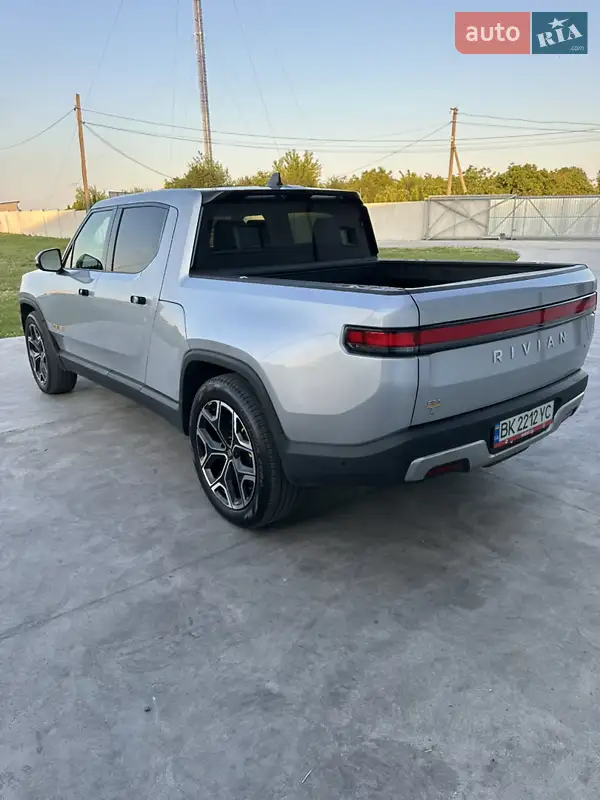 Пикап Rivian R1T 2023 в 