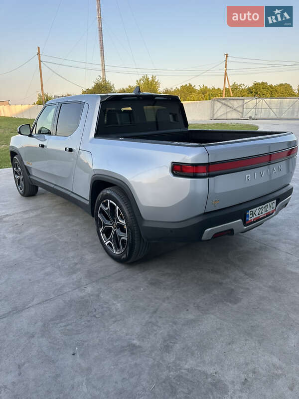 Пикап Rivian R1T 2023 в Ровно