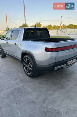 Пикап Rivian R1T 2023 в 