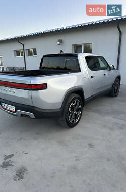 Пикап Rivian R1T 2023 в 