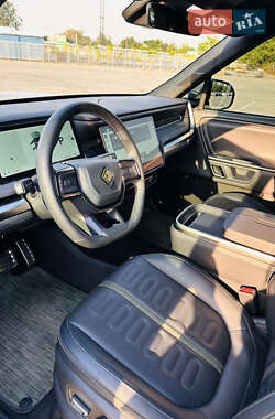 Пикап Rivian R1T 2024 в 