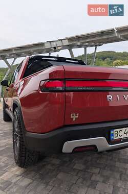 Пікап Rivian R1T 2023 в 