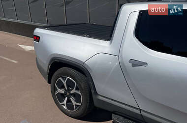 Пікап Rivian R1T 2022 в 
