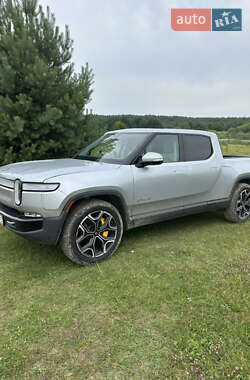 Пикап Rivian R1T 2023 в 
