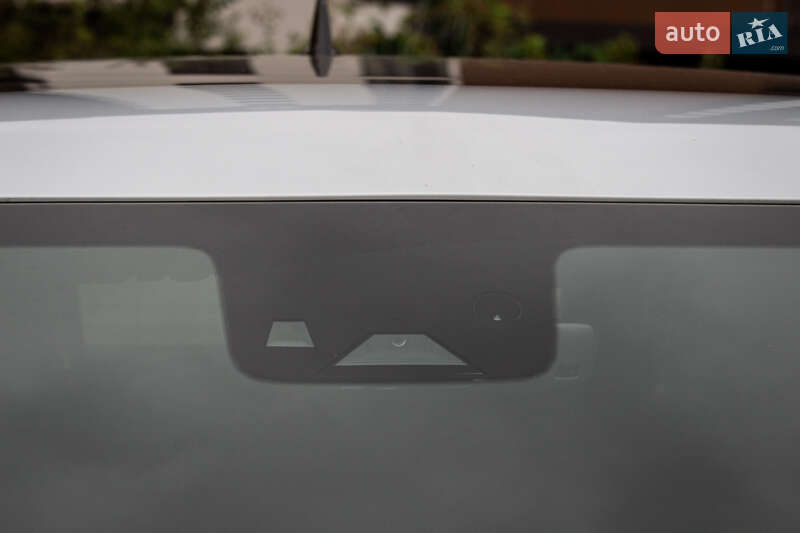 Пікап Rivian R1T 2023 в Львові