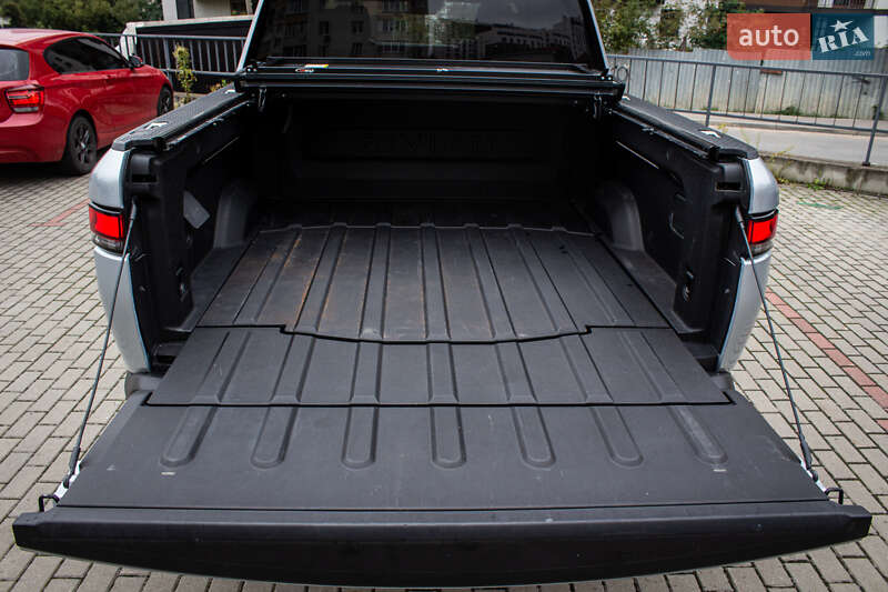 Пікап Rivian R1T 2023 в Львові