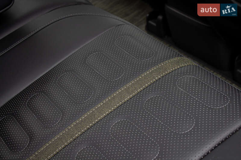 Пікап Rivian R1T 2023 в Львові