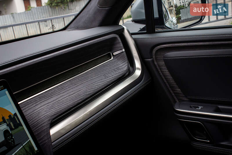 Пікап Rivian R1T 2023 в Львові