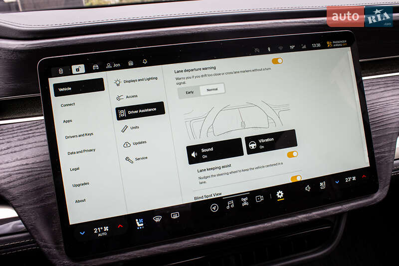 Пікап Rivian R1T 2023 в Львові