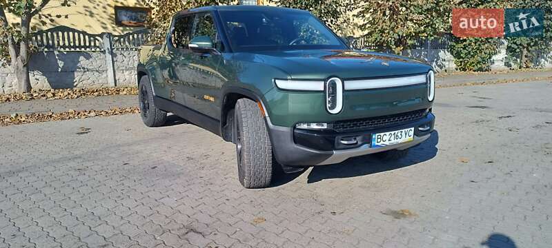 Пікап Rivian R1T 2023 в  фото Пікап Rivian R1T 2023 в