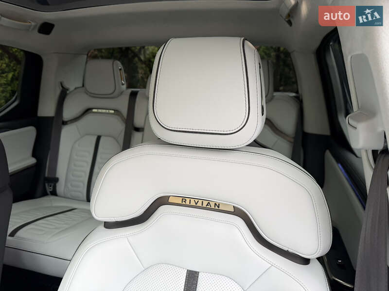 Пікап Rivian R1T 2022 в Львові