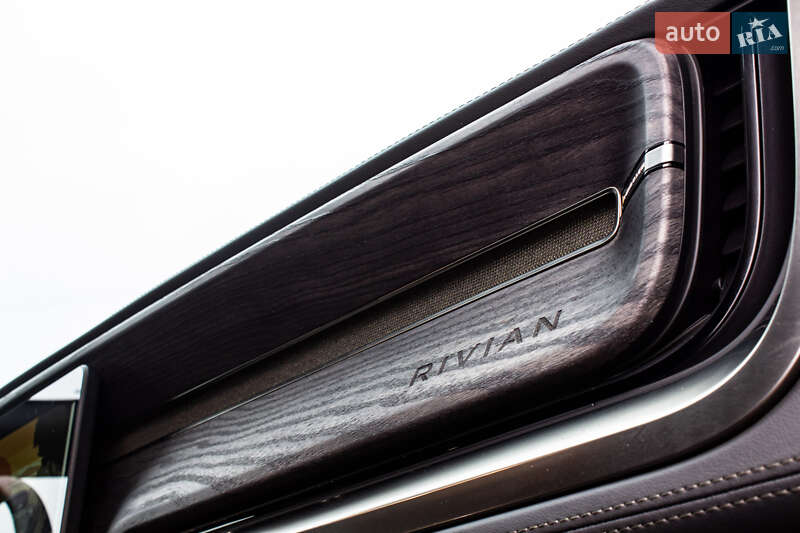 Пикап Rivian R1T 2023 в Львове