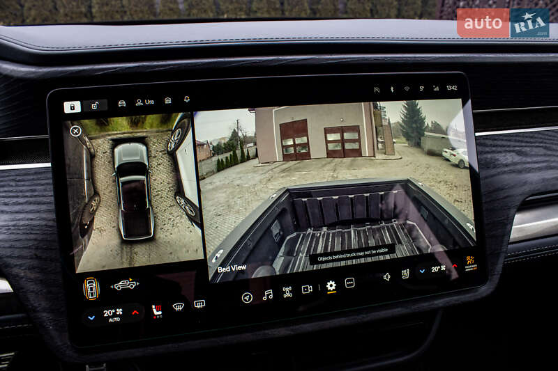 Пикап Rivian R1T 2023 в Львове