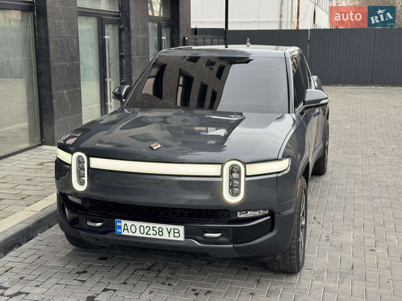Внедорожник / Кроссовер Rivian R1T 2023 в Ужгороде
