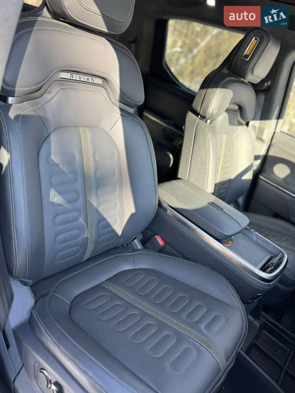 Пикап Rivian R1T 2023 в Киеве