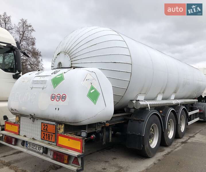 Цистерна полуприцеп Robert 6222 2004 в Прилуках