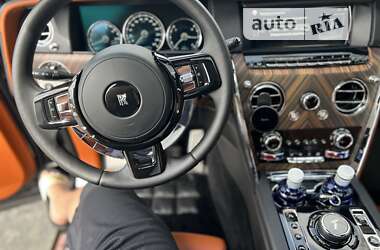 Позашляховик / Кросовер Rolls-Royce Cullinan 2019 в 