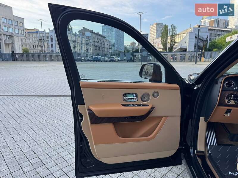Внедорожник / Кроссовер Rolls-Royce Cullinan 2020 в Киеве