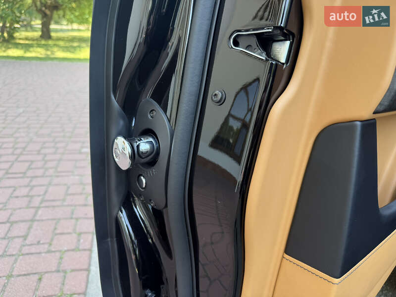 Внедорожник / Кроссовер Rolls-Royce Cullinan 2019 в Киеве