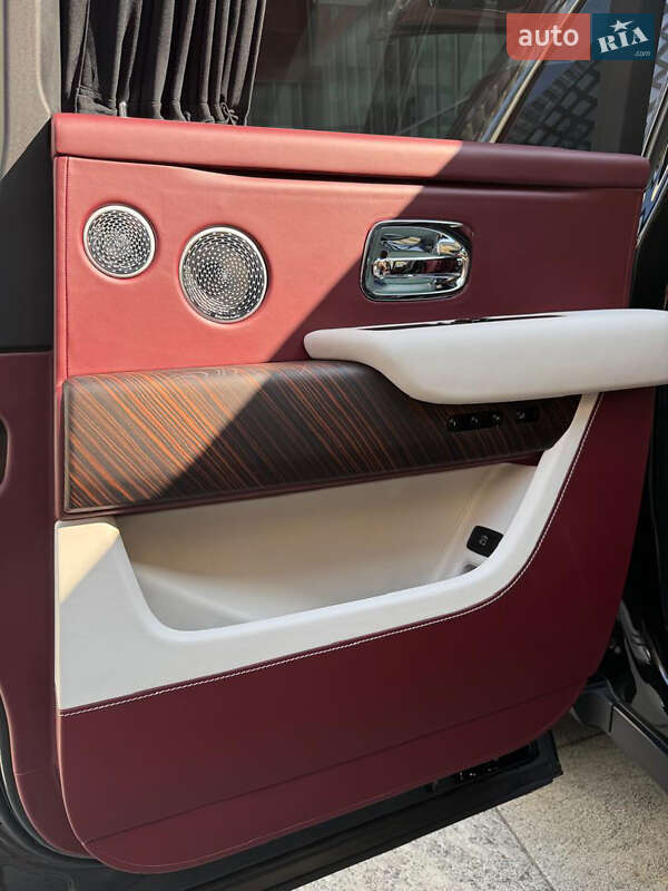 Внедорожник / Кроссовер Rolls-Royce Cullinan 2019 в Киеве