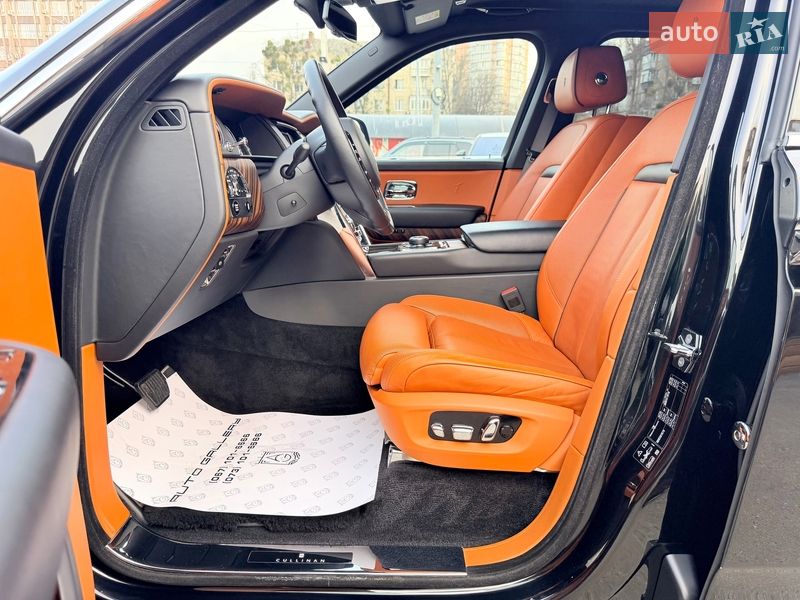 Внедорожник / Кроссовер Rolls-Royce Cullinan 2019 в Киеве
