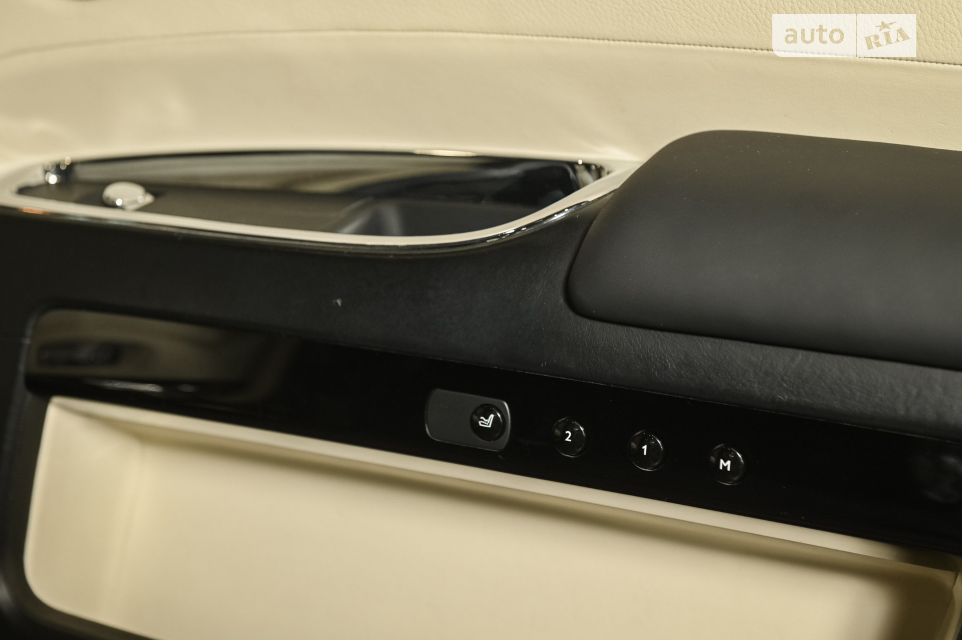2011 Rolls-Royce Ghost - мініатюра 14