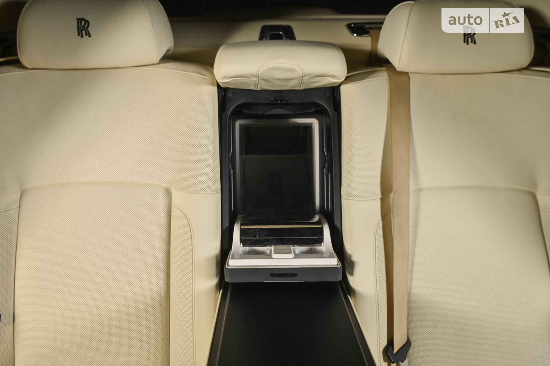 2011 Rolls-Royce Ghost - мініатюра 51