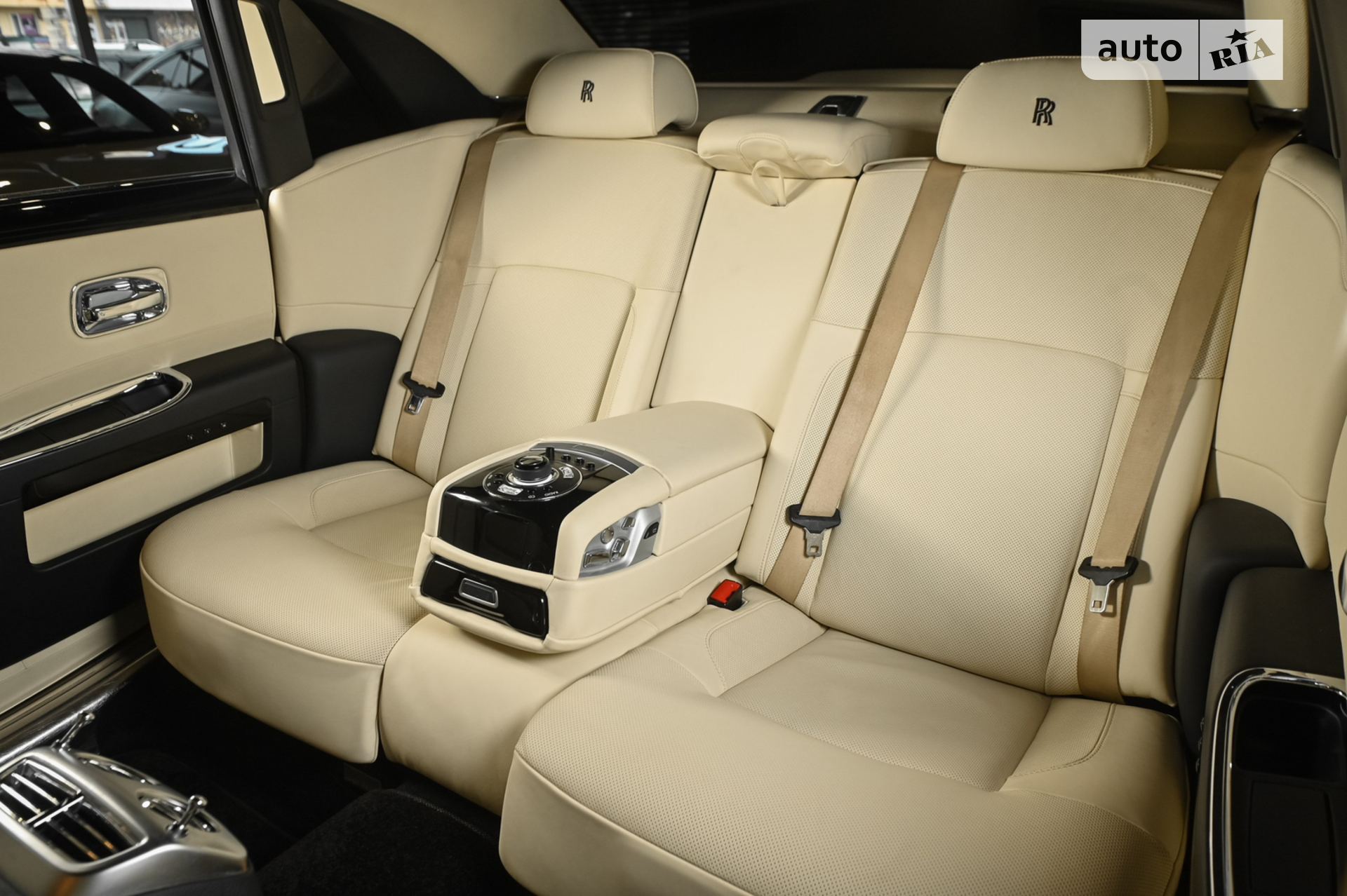 2011 Rolls-Royce Ghost - мініатюра 53