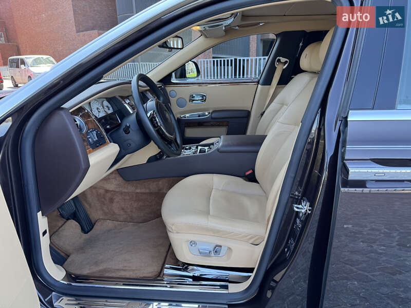 Седан Rolls-Royce Ghost 2013 в Днепре