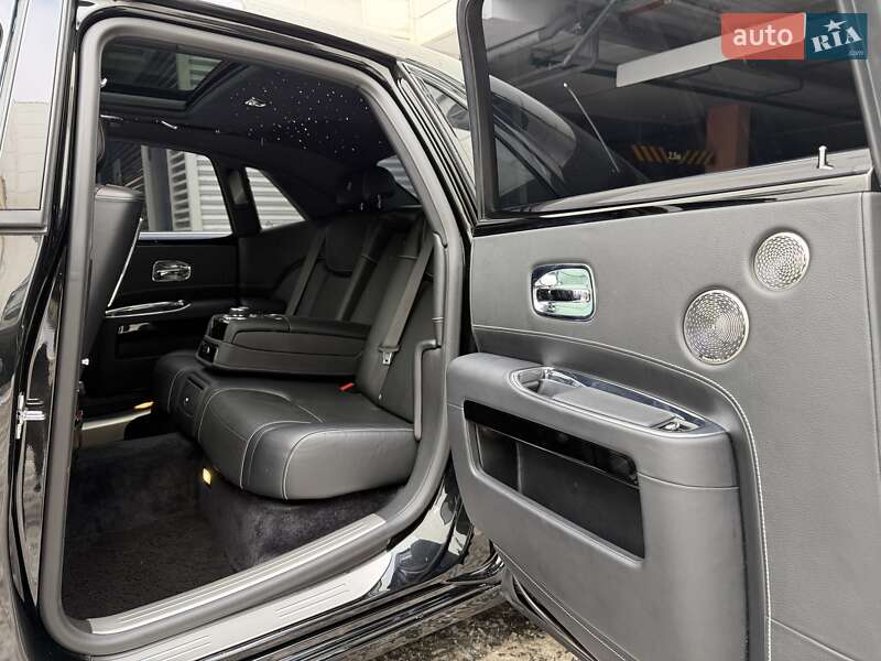 Седан Rolls-Royce Ghost 2015 в Киеве