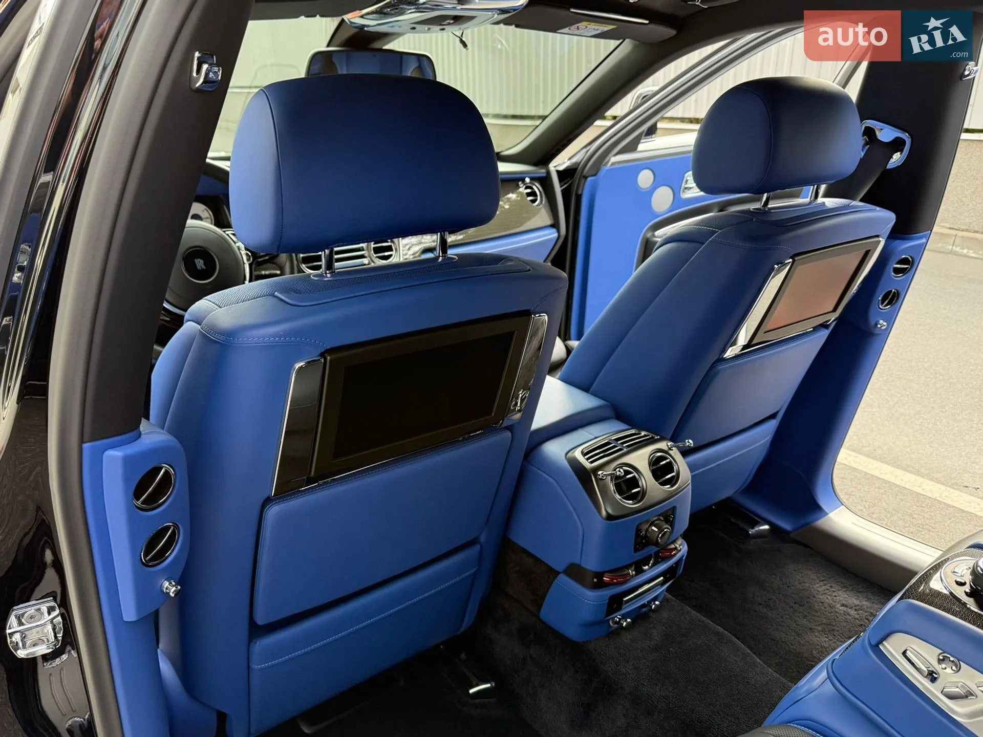 2018 Rolls-Royce Ghost - мініатюра 57
