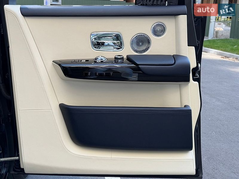Седан Rolls-Royce Phantom 2019 в Києві