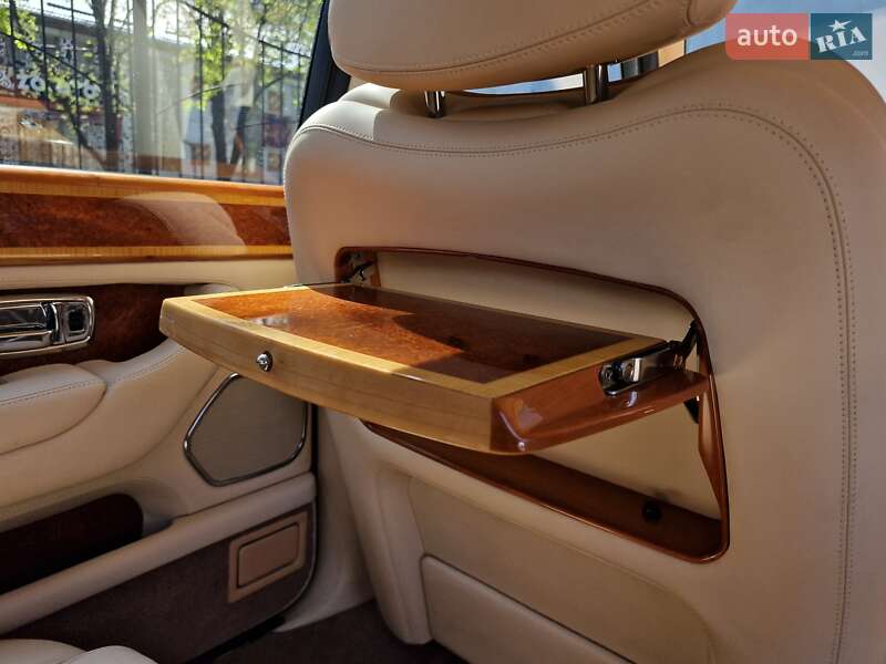 Седан Rolls-Royce Silver Seraph 2001 в Одессе фото 92 Седан Rolls-Royce Silver Seraph 2001 в Одессе