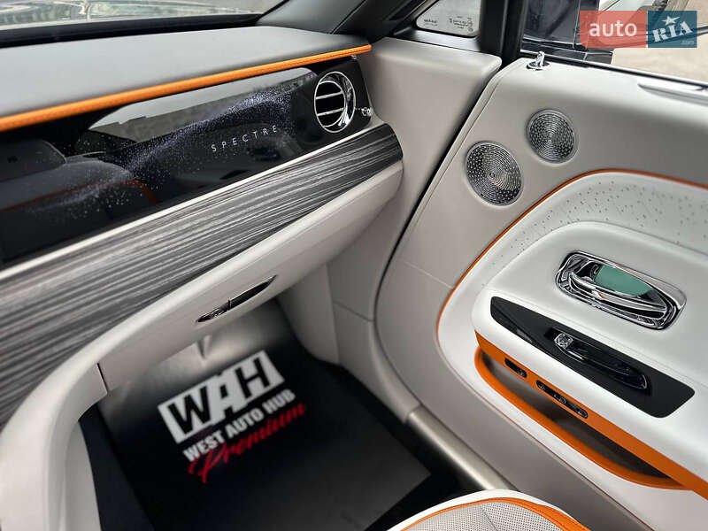 Купе Rolls-Royce Spectre 2024 в Киеве фото 41 Купе Rolls-Royce Spectre 2024 в Киеве