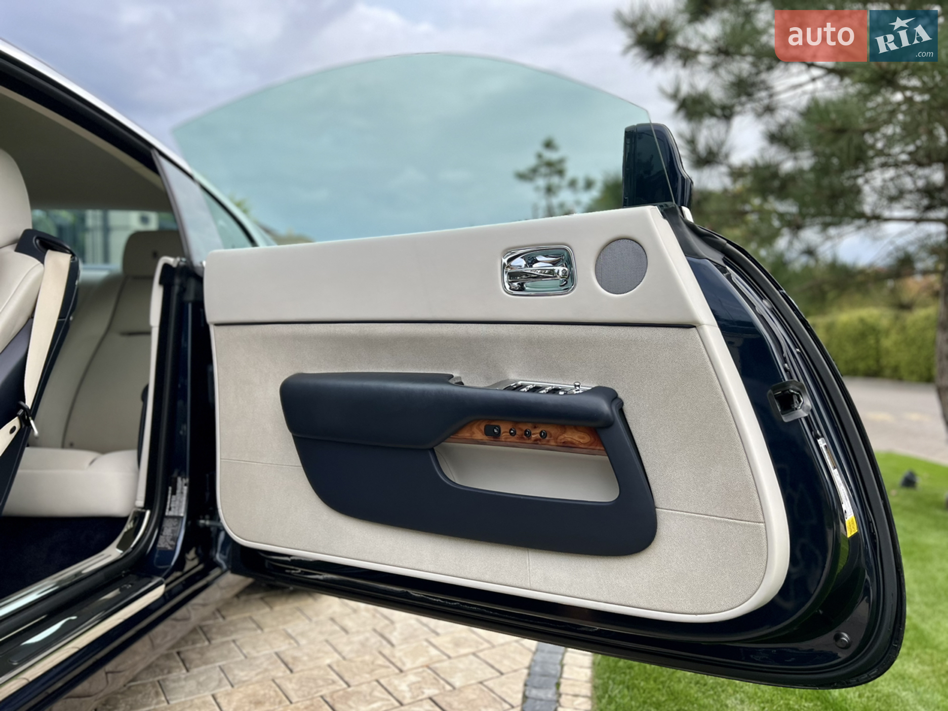 2015 Rolls-Royce Wraith - мініатюра 30